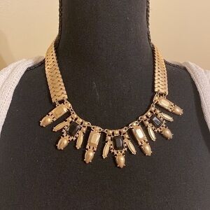🖤💛‼️NWOT Metal and Pendent Statement Necklace